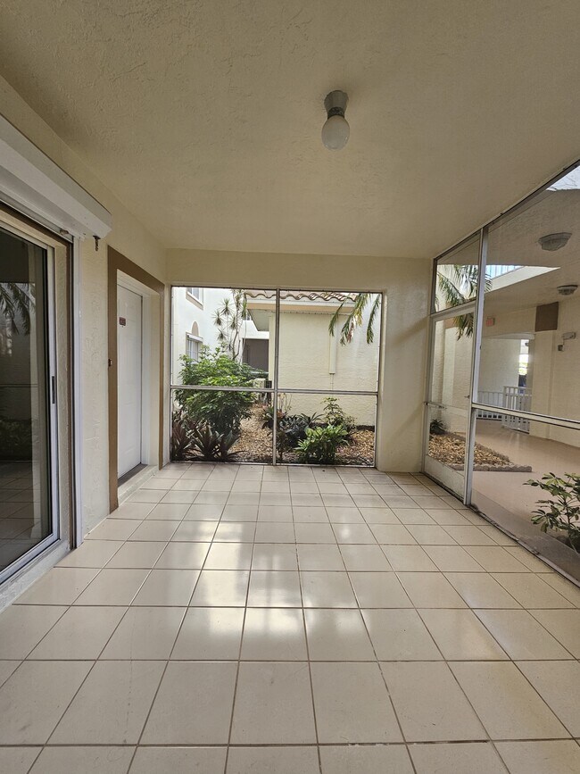 Building Photo - 6025 Chardonnay Ln
