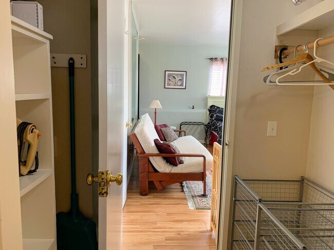 Foto del edificio - 8 Lisbon Ct