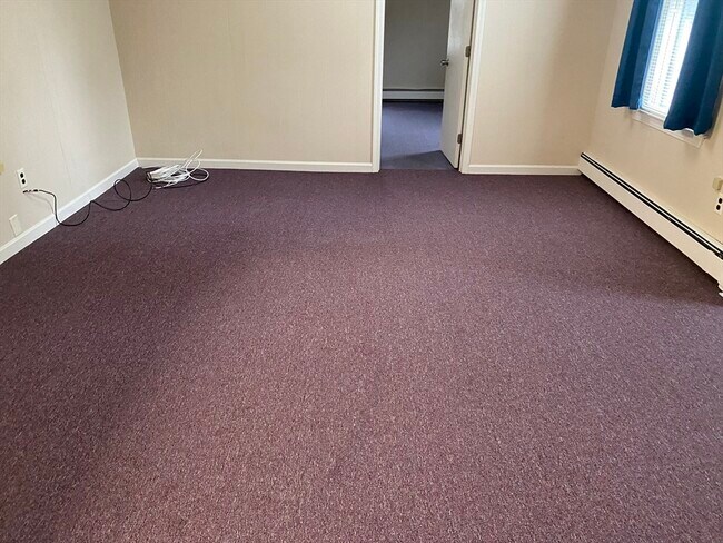 Building Photo - 377 S St E