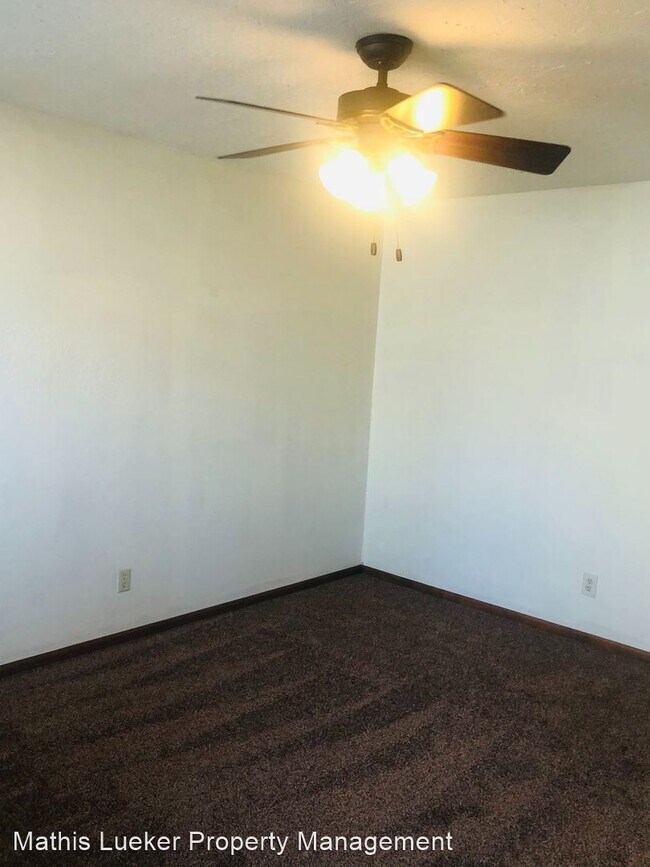 Building Photo - 2 br, 1 bath House - 804 W 13th Apt A