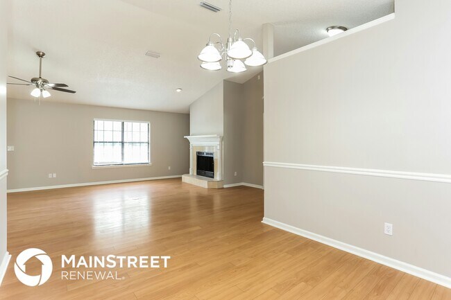 Foto del edificio - 1330 Westlawn Dr