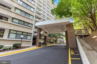 Building Photo - 5911 Edsall Rd