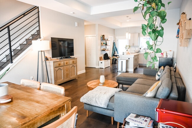 main level - 2858 W Parkside Pl