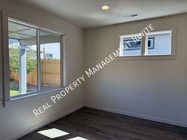 Foto del edificio - 61358 SE Preston St