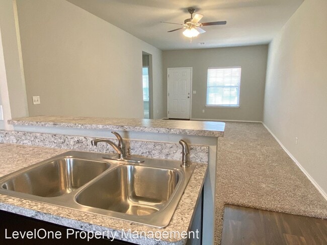Building Photo - 4 br, 2 bath House - 3525 SE 95th St