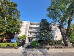 Building Photo - 21 Balmoral Ave S
