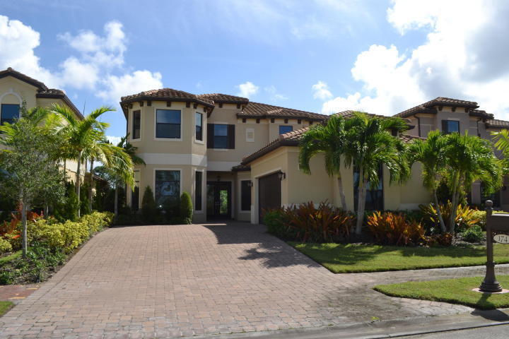 Primary Photo - 174 Calmo Cir