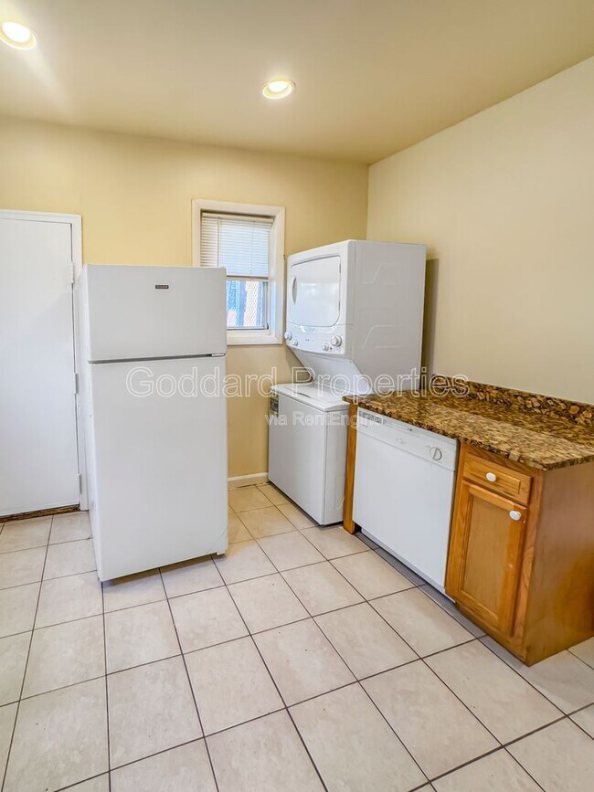 Foto del edificio - 1801 S Charles St