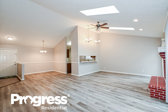 Foto del edificio - 1068 W Southport Rd