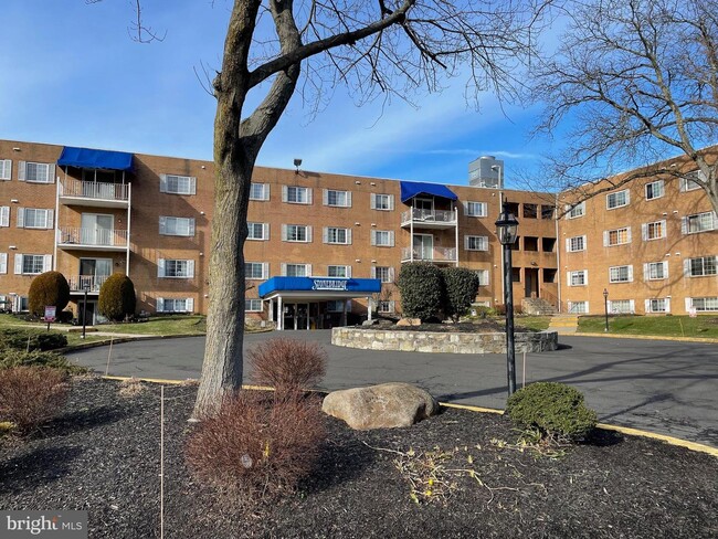 Building Photo - 300 Byberry Rd