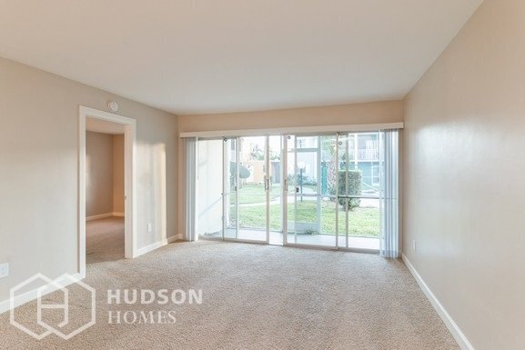 Foto del edificio - NOW AVAILABLE! - 1505 CRESCENT CIR 19A, LA...