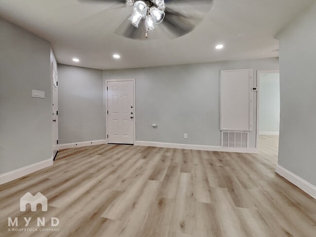 Building Photo - 7719 Ellis Dr