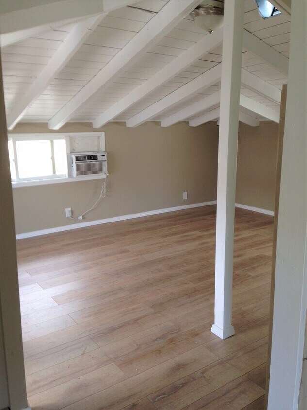 Living room - 418 California St