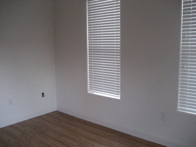 Building Photo - 1804 G St