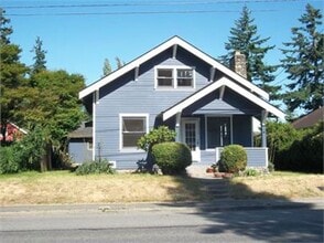 Building Photo - 3008 Meridian St