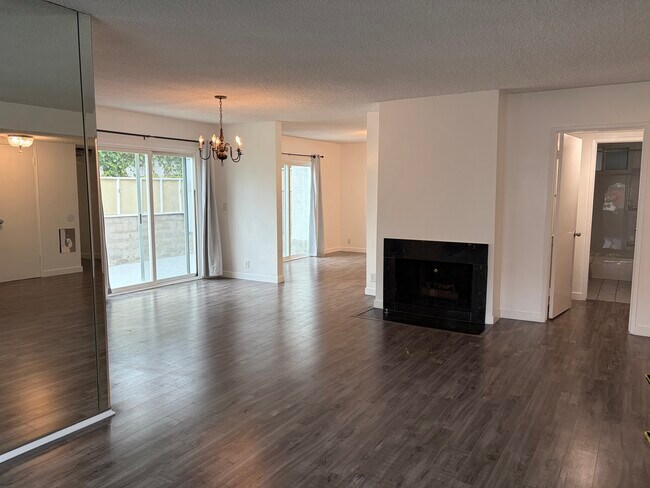 Foto del edificio - 2346 Kerwood Ave