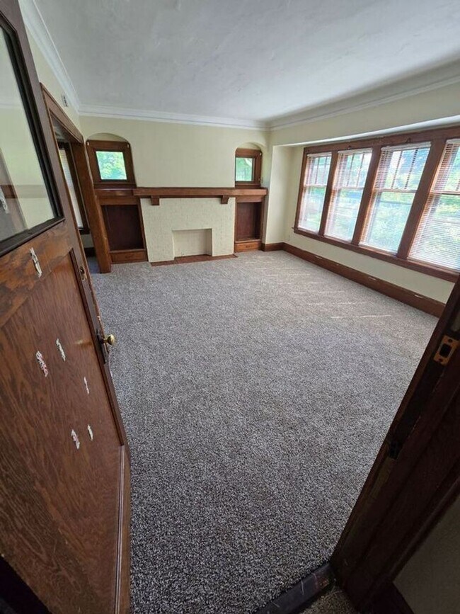 Foto del edificio - 2877-2879 N 48th St. (Duplex)