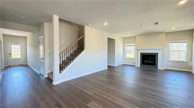 Foto del edificio - 228 Water Oak Wy