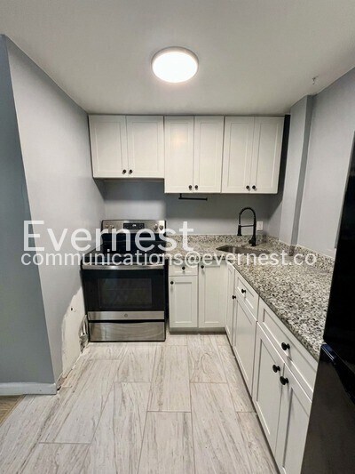Building Photo - 669 Avenue B NW