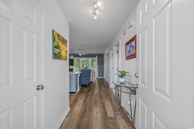 Foto del edificio - 1290 White Tree Ln