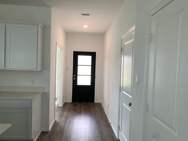 Building Photo - 26602 Ledgemont Dr