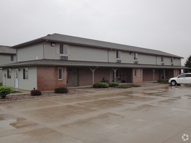 Building Photo - Parkway Court Apartments