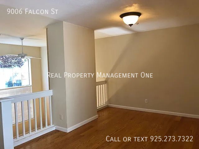 Foto del edificio - 9006 Falcon St