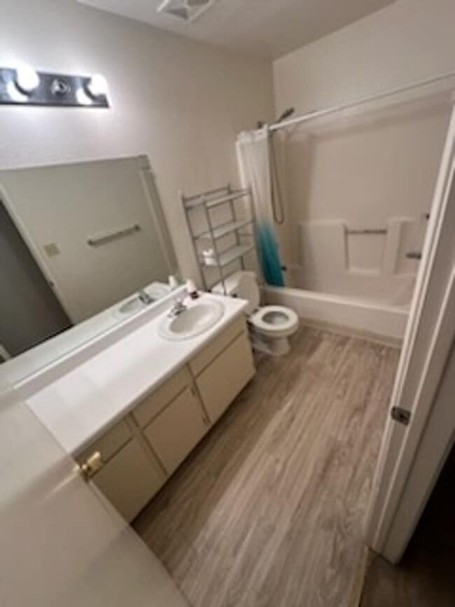 Building Photo - 3 BEDROOM CONDO FOR RENT
