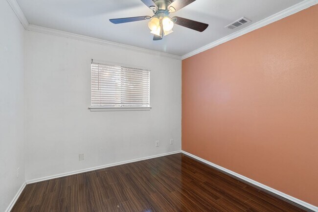 Building Photo - 7430 Saddlewood St