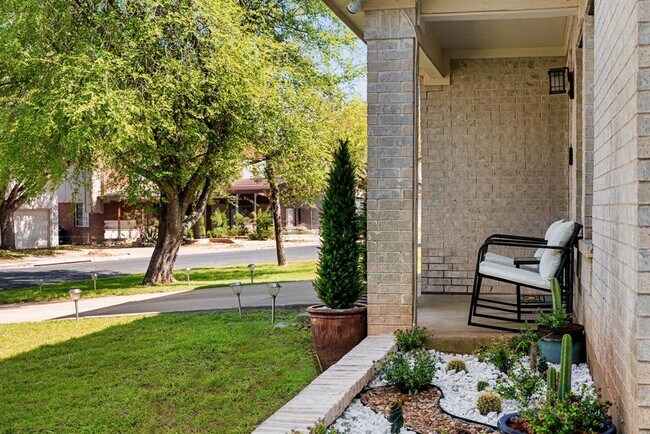 Foto del edificio - 7906 Briarton Dr