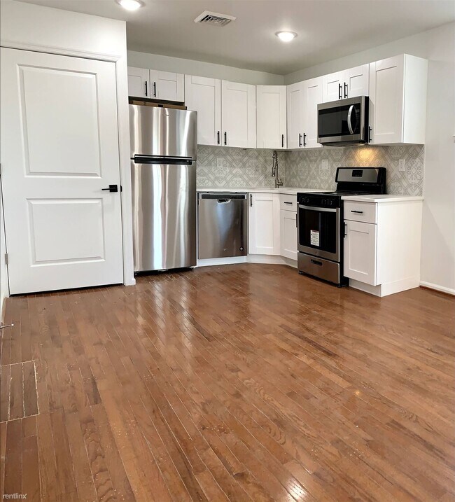 Foto del edificio - 3 br, 1 bath Triplex - 221 South 51st Stre...