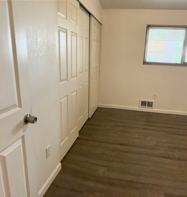 Large closet space - 12626 Ne 118th St, Apt 3