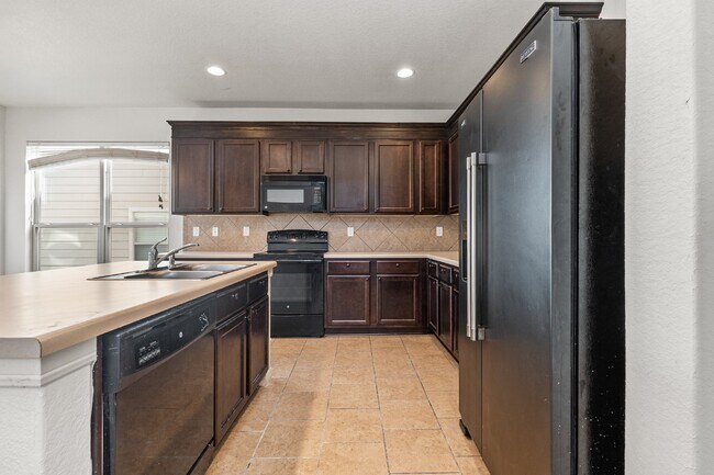 Building Photo - 5938 Cielo Ranch