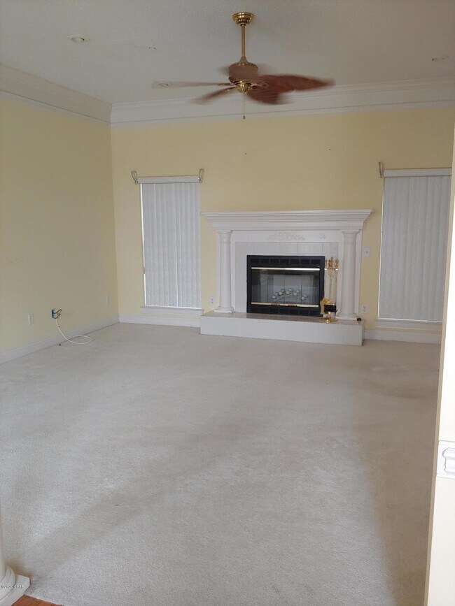 Building Photo - 510 Floridian Pl