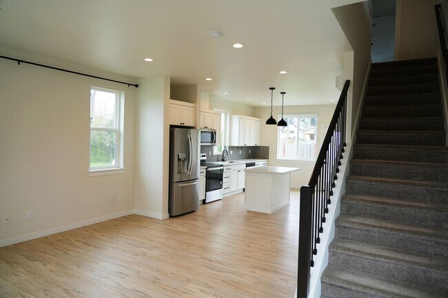 Building Photo - Elegant 3 Bedroom Home In Tacoma