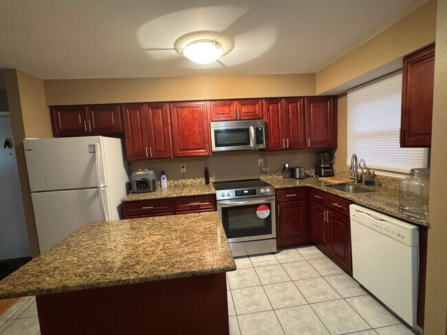 Building Photo - 100 Pierson Miller Dr