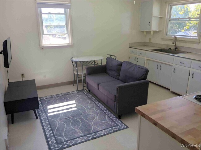 Building Photo - 105 Fernald Ave
