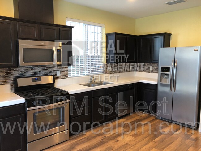 Foto del edificio - 8893 Robbins Rd