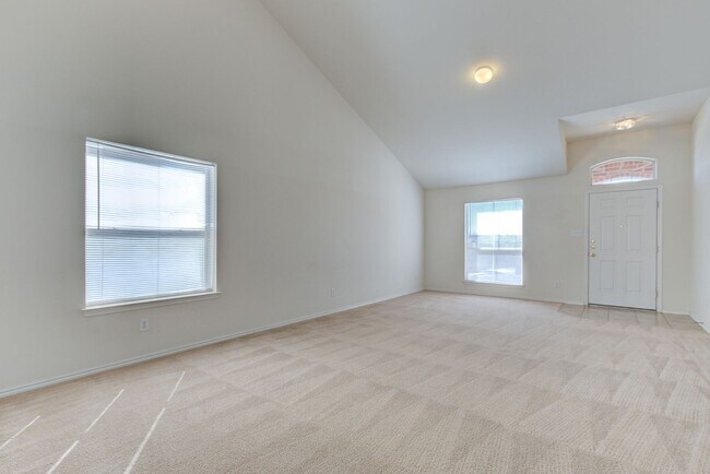 Building Photo - ***APPLICATION CURRENTLY UNDER REVIEW***6 ...