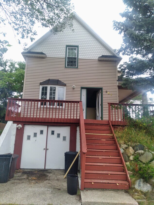 Primary Photo - 507 N Lavinia St