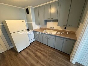 Building Photo - 145 Essex St