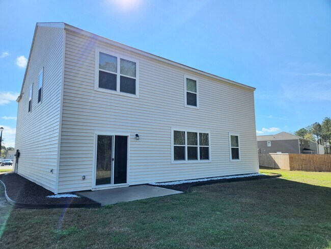 Foto del edificio - 418 Blue Elderberry Run