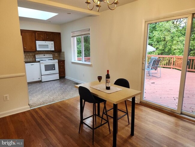 Building Photo - 3300 Potterton Dr