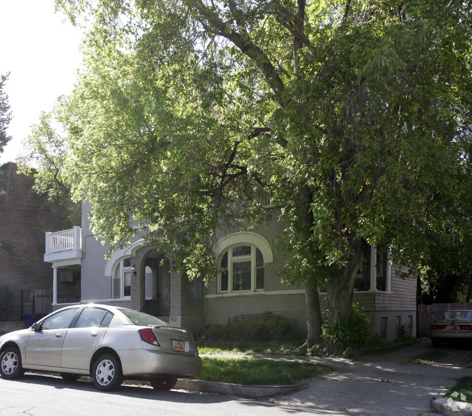 Building Photo - 762 1st Ave