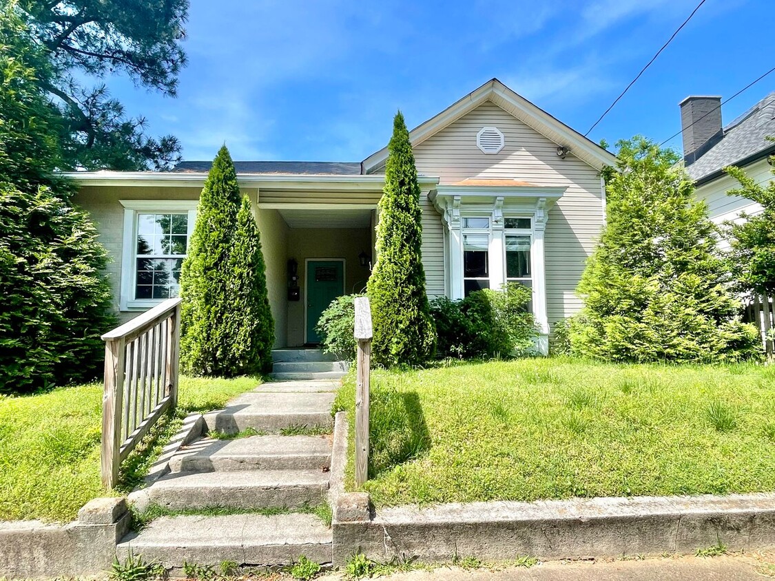Primary Photo - 315 Grace St