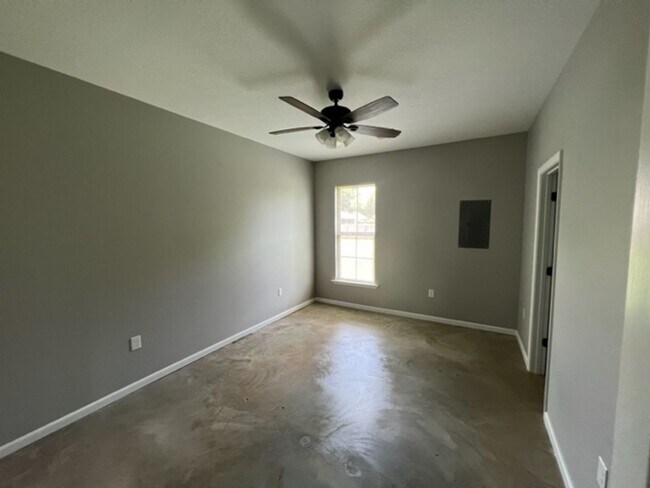 Foto del edificio - 2 Bedroom 2 bath Duplex for lease