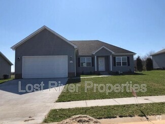 Building Photo - 381 Paige Ave