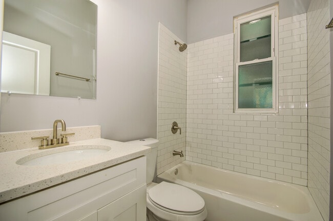 Foto del edificio - 1902 W 21st Pl