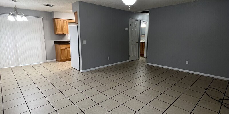 Primary Photo - 3939 Country Place (A + B)