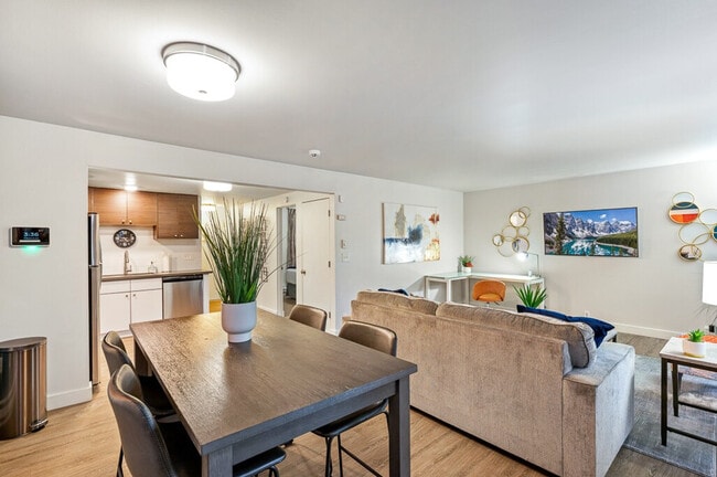 Foto del edificio - 540 104th Ave SE